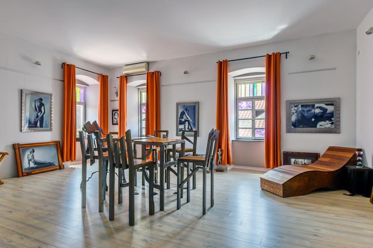 Lupino'S Gallery Apartment - Old Town 扎达尔 外观 照片