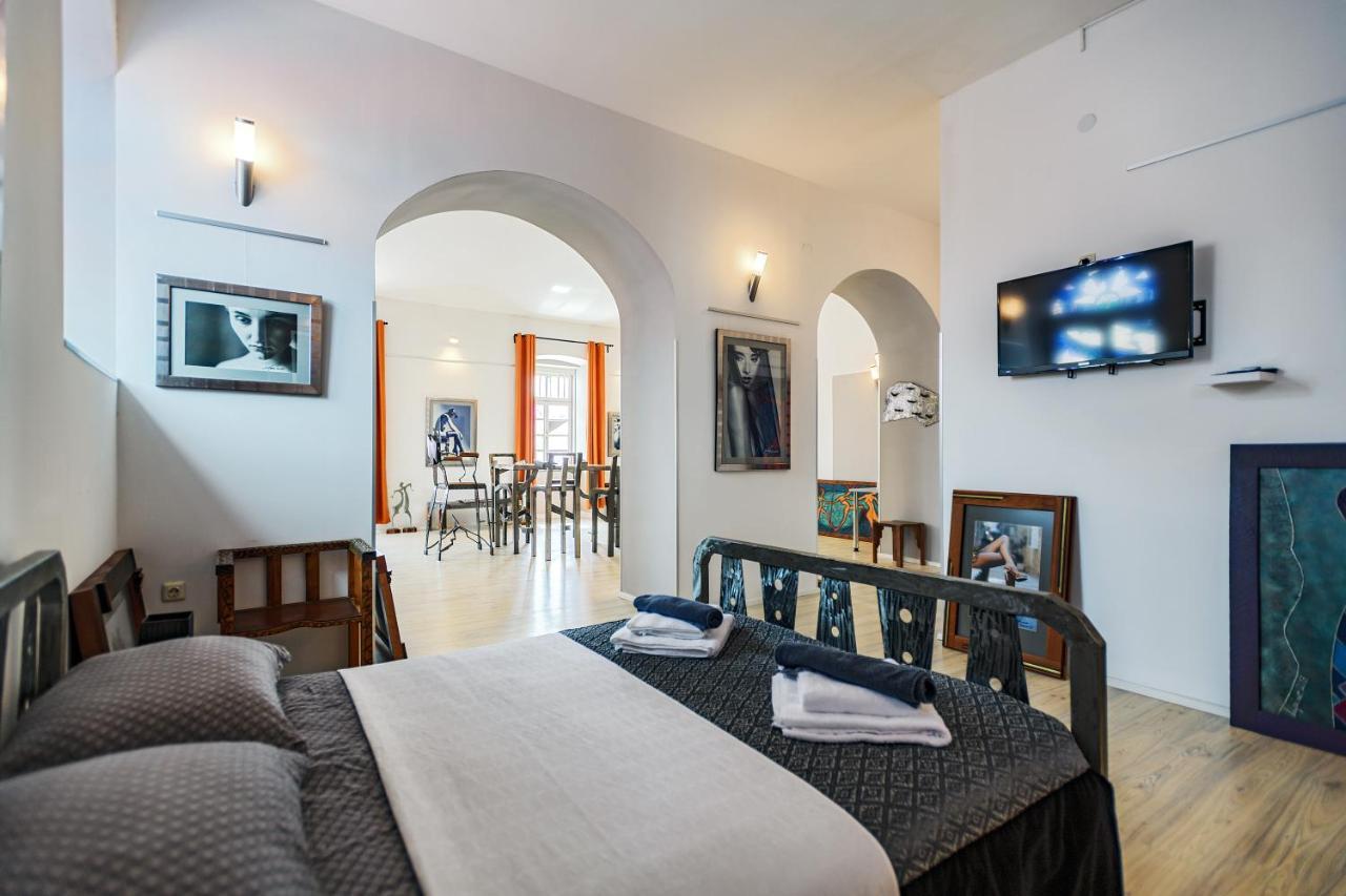 Lupino'S Gallery Apartment - Old Town 扎达尔 外观 照片